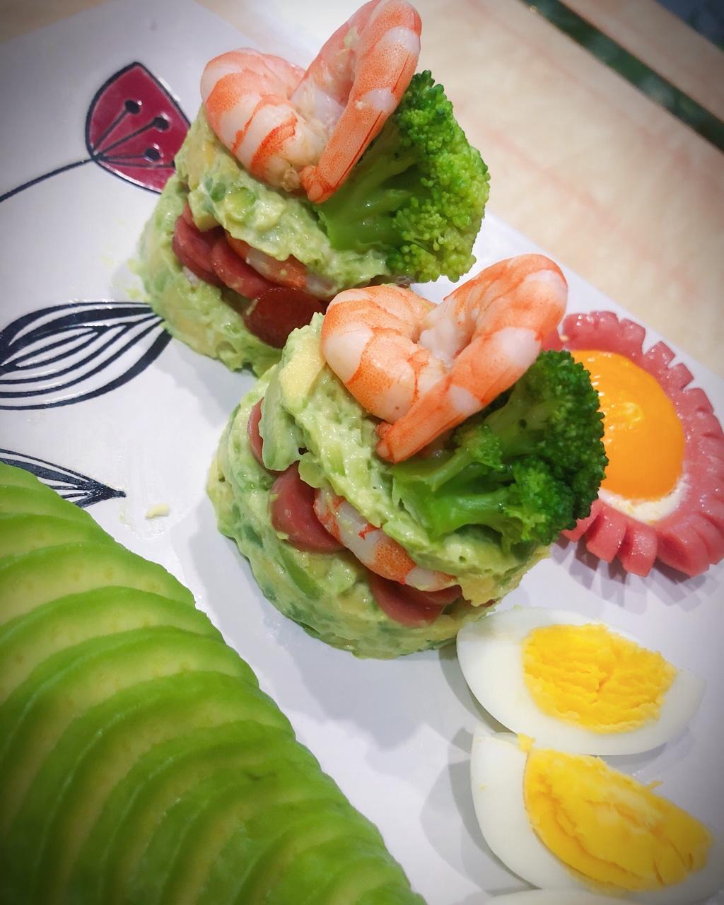 薯片牛油果大虾沙拉
