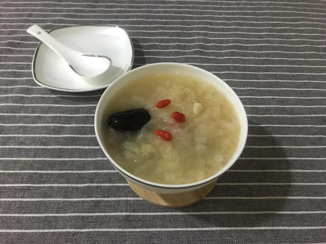 【小森妈妈菜谱】养颜银耳羹