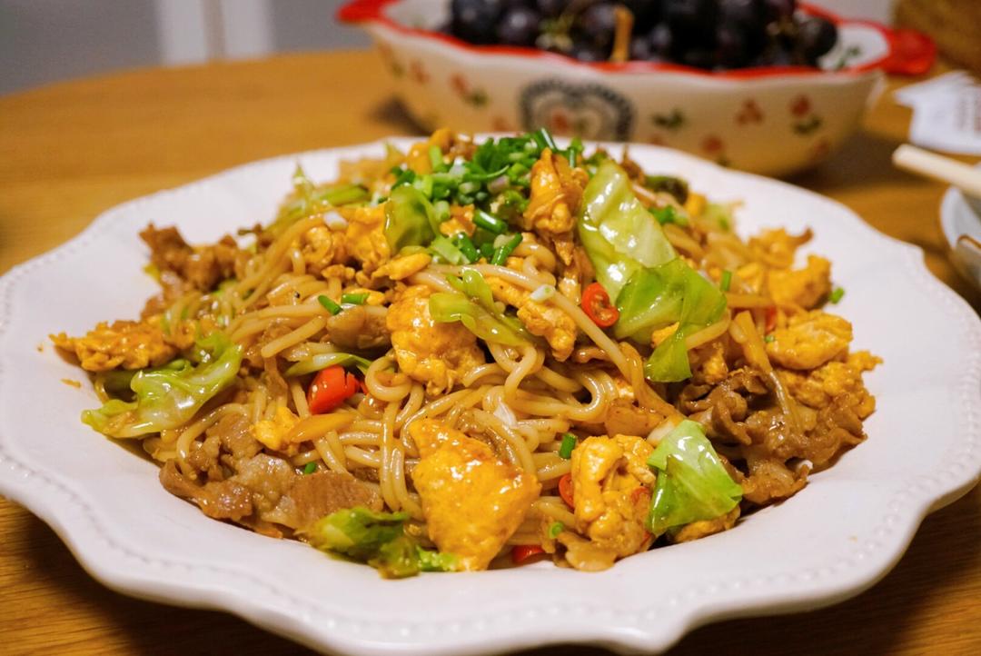 fion爱烘培做的江西风味鸡蛋肉末青菜炒米粉名字有点长尽量把配料写全