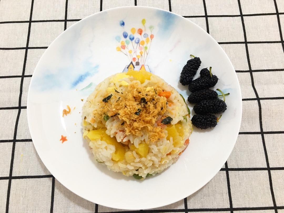 虾仁菠萝炒饭