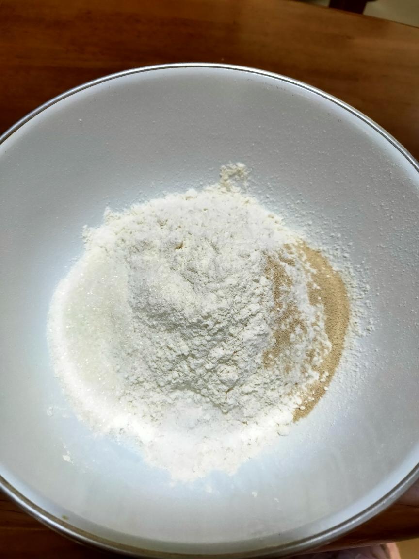 纯奶手撕吐司的做法 步骤1