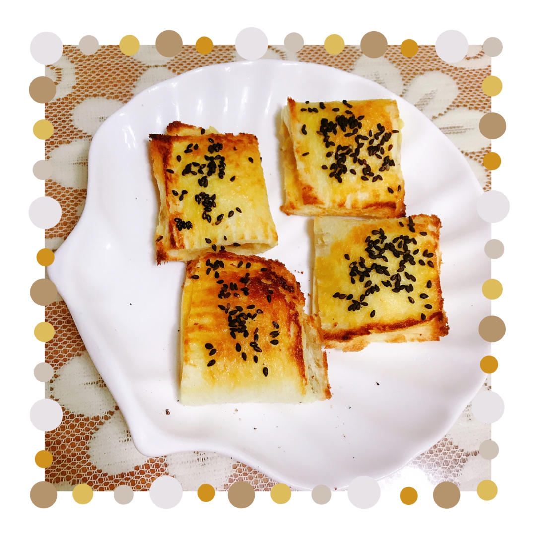 外脆里软❗️能拉丝的芝士香蕉吐司脆❗️