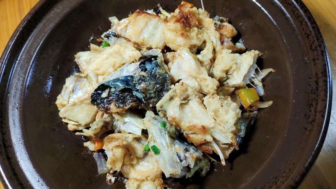 在顺德常吃的名菜【煎焗鱼头】的详细做法