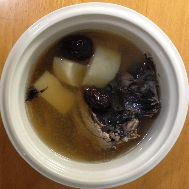 山药枸杞乌鸡汤