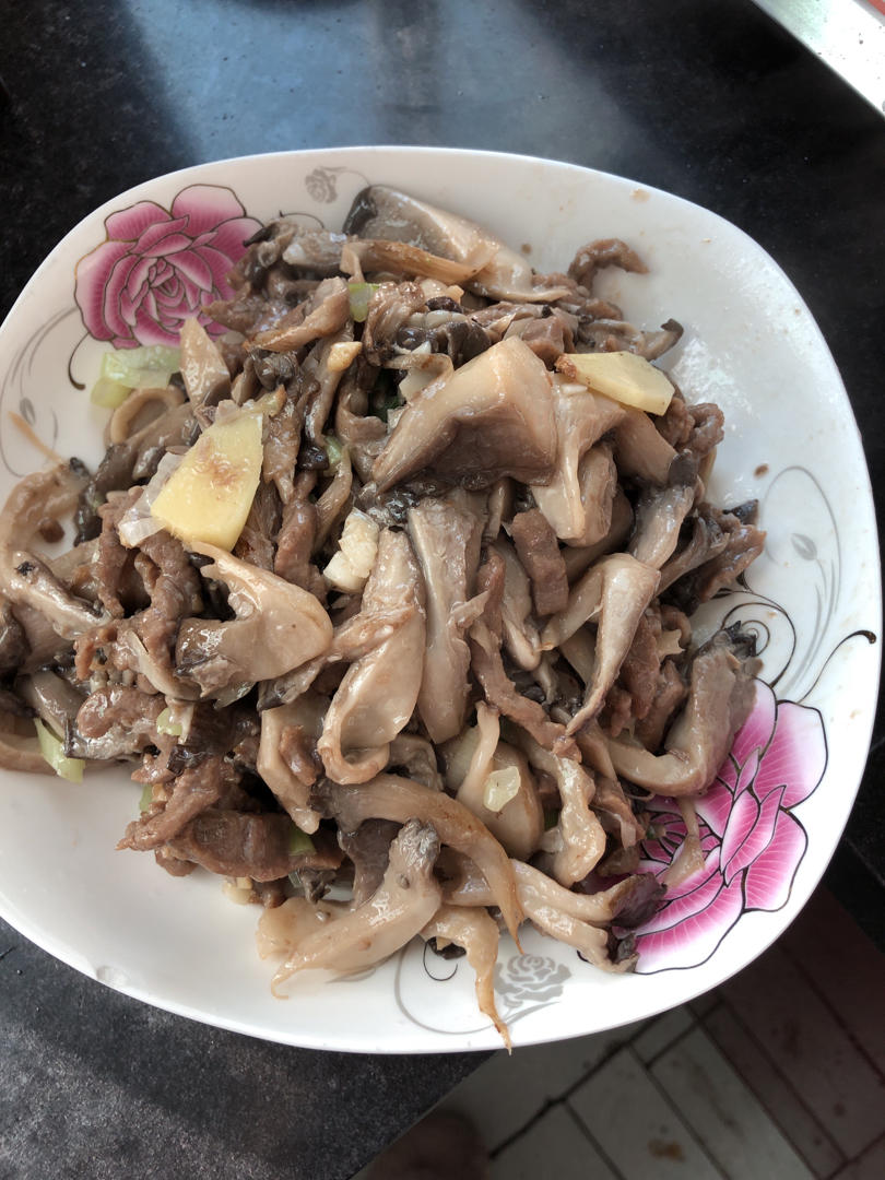 蘑菇炒肉