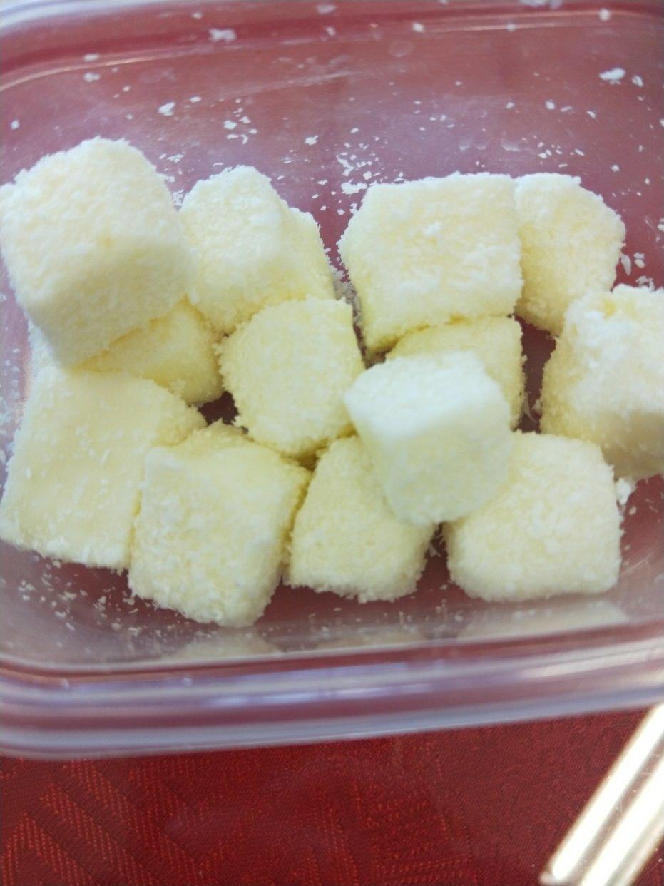 完胜85度C牛奶椰丝小方