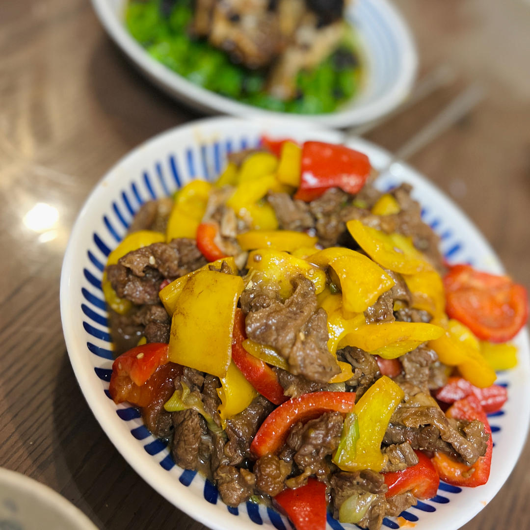 彩椒牛肉粒