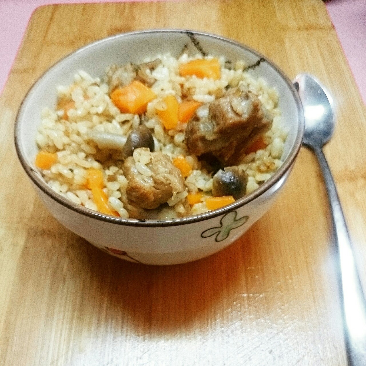 喷香排骨焖饭（爆好吃）