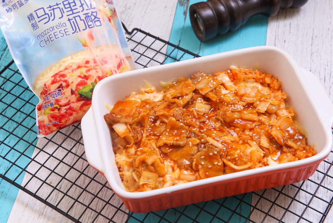 泡菜五花肉芝士焗饭的做法
