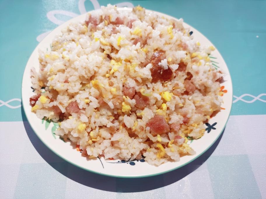 火腿蛋炒饭的做法