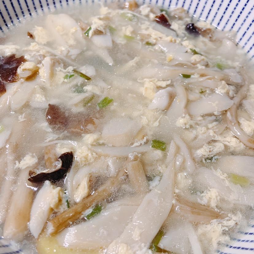 鲜掉眉毛的菌菇汤