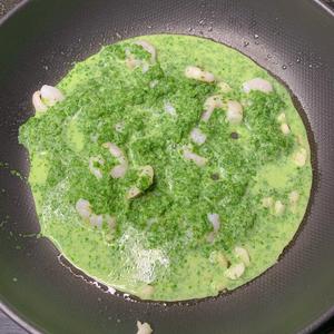 减脂期美食——绿到发光的虾仁青酱意面的做法 步骤7