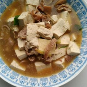 大肠炖豆腐，童年回忆，喝汤吃肉的满足感