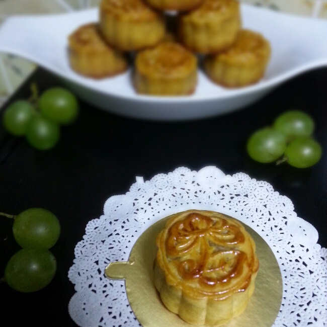 广式月饼——蛋黄莲蓉月饼