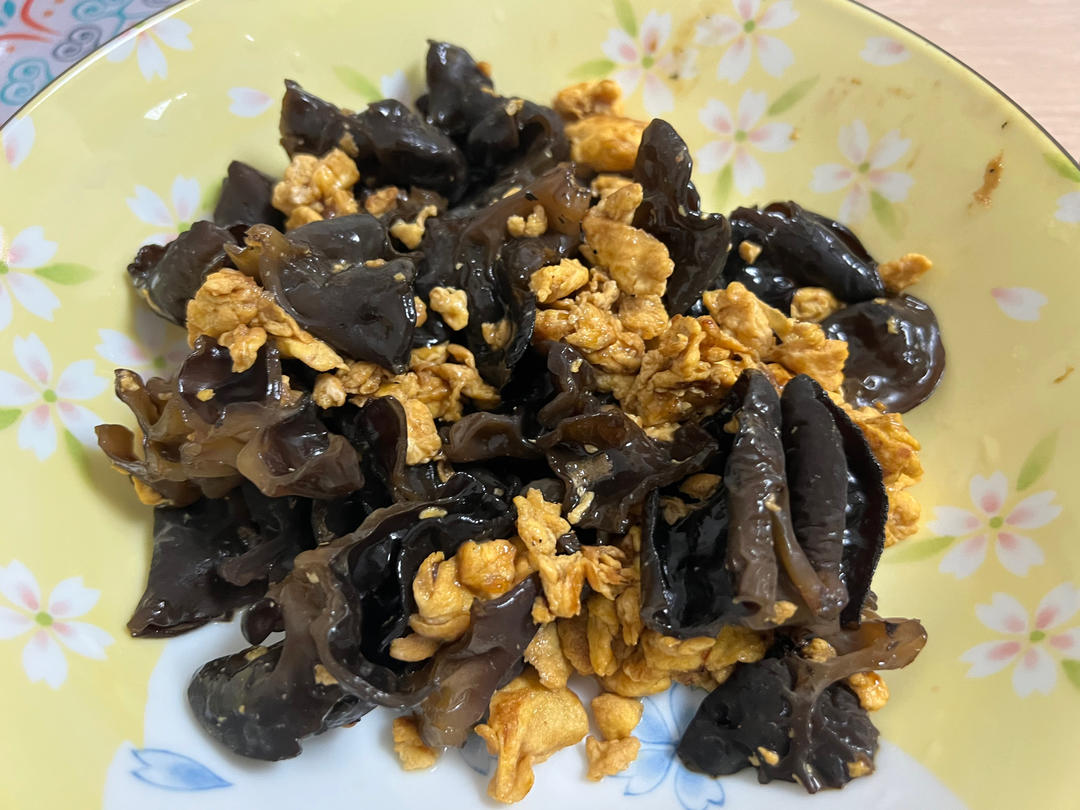 木耳炒鸡蛋
