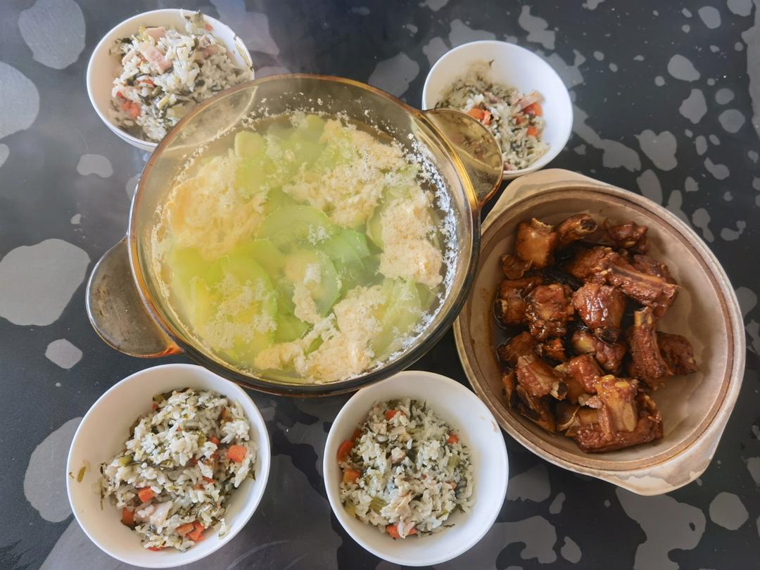 莴笋叶咸肉菜饭