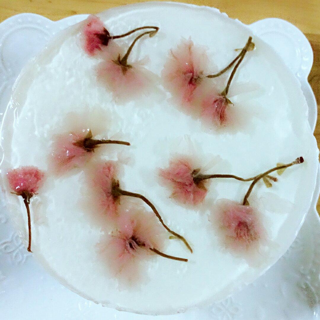 颜值爆表的樱花慕斯。（6寸圆模）