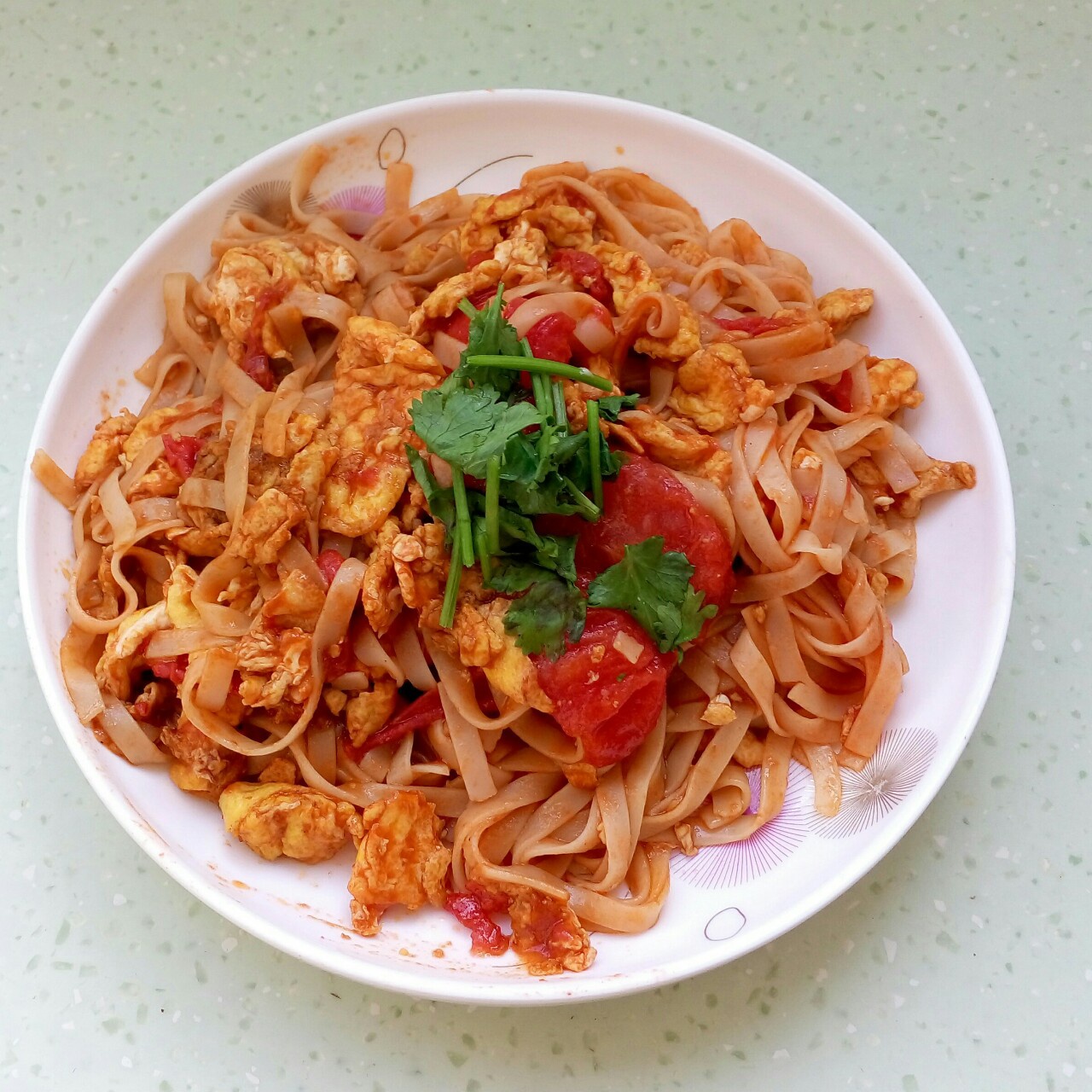 西红柿鸡蛋炒面