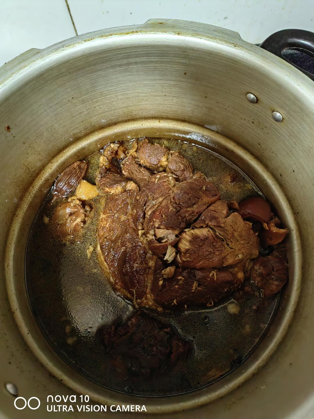 【红烧肘子】（家庭版卤蹄膀）