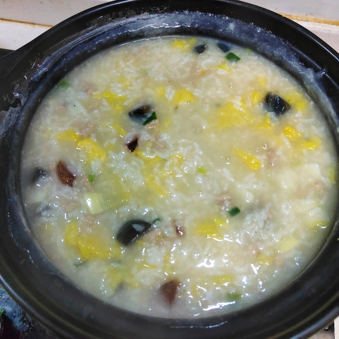妈妈👩教我做的皮蛋瘦肉粥🥣简单快捷美味😋
