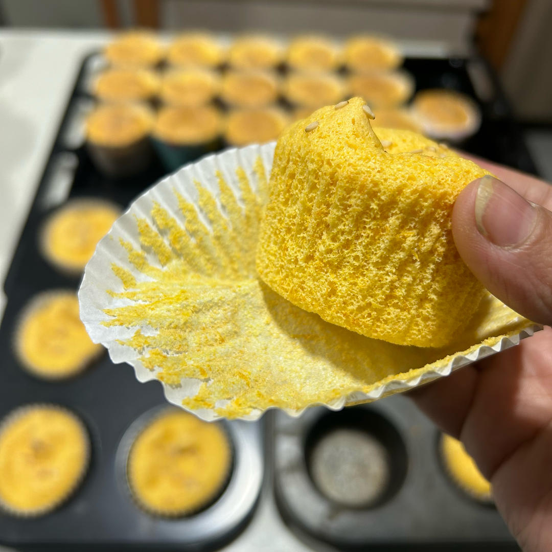 不加一滴水的南瓜纸杯蛋糕