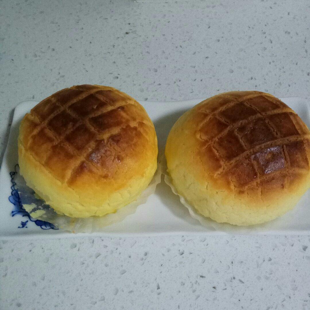 好吃到炸裂的港式菠萝包（附带制作酥皮的小视频）