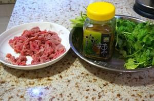野山椒炒牛肉丝的做法 步骤1