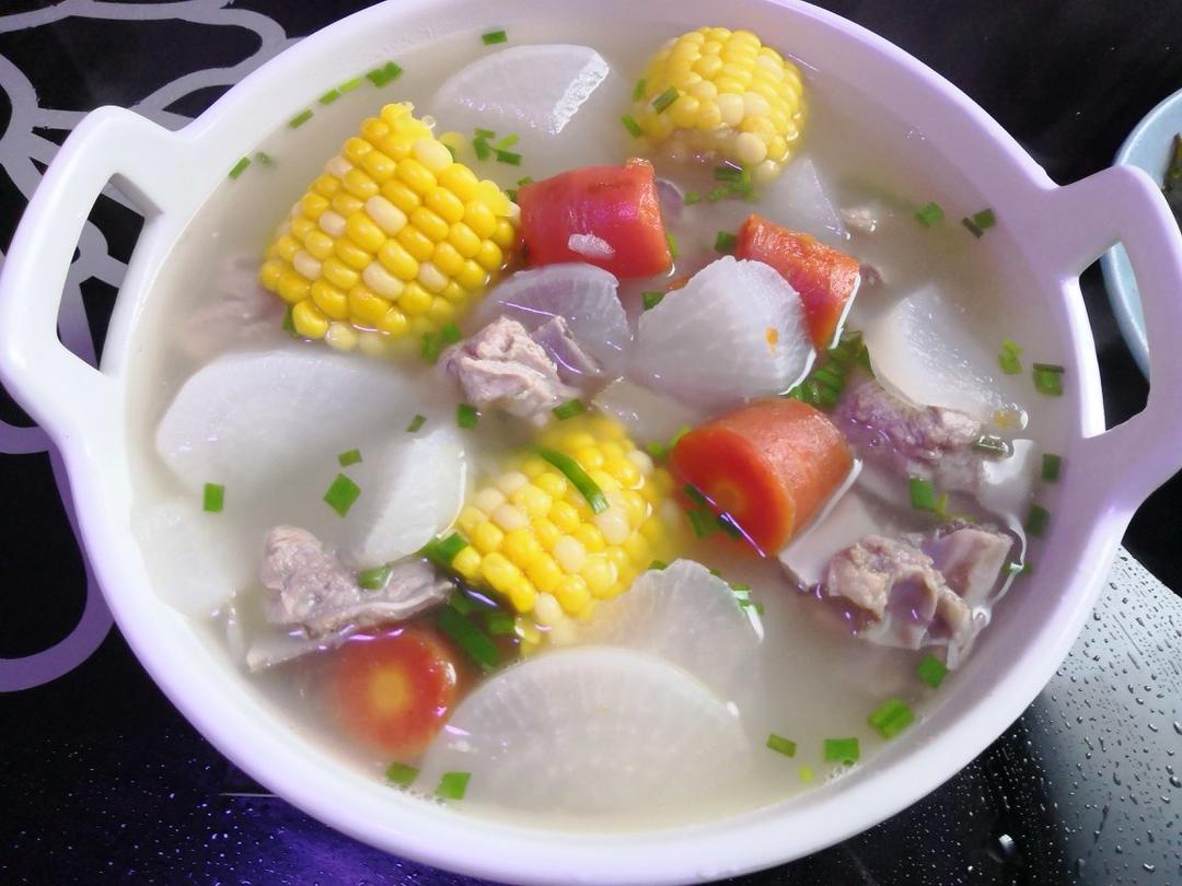 玉米萝卜排骨汤