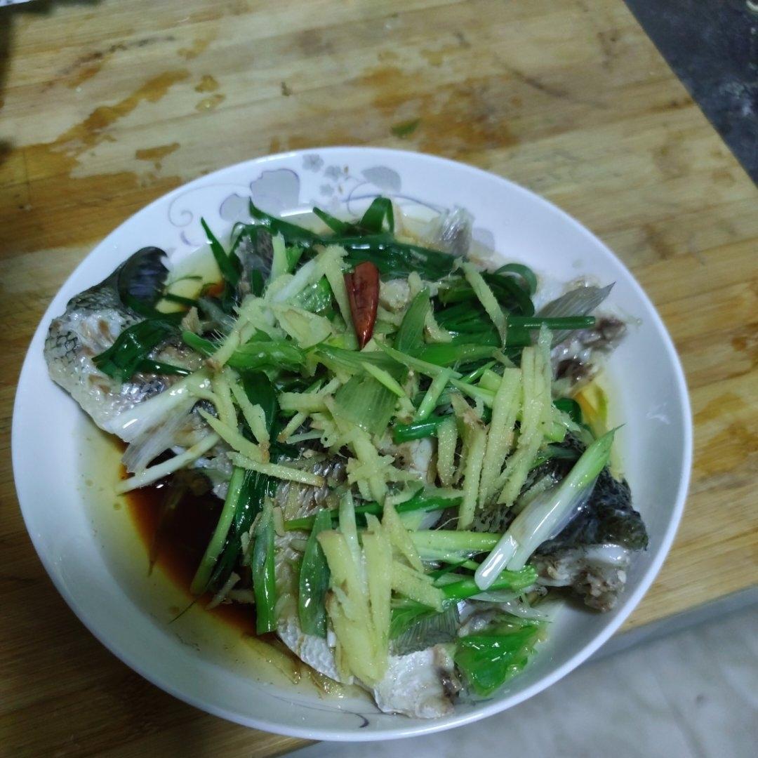 10分钟做 清蒸鲈鱼 （附切鱼图解）