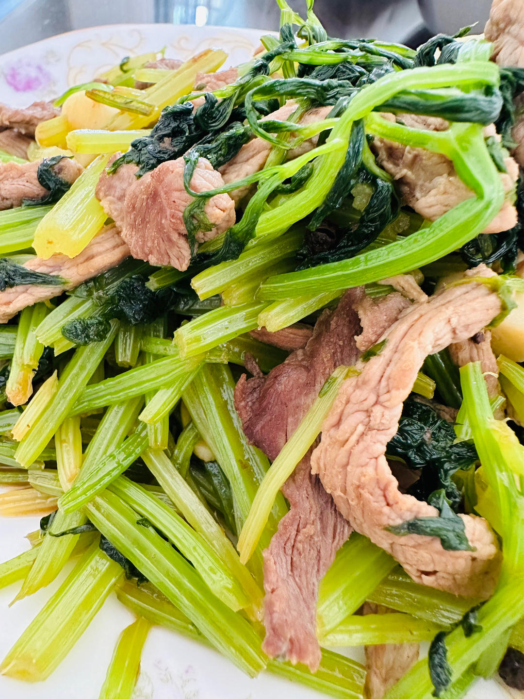 下饭芹菜炒肉