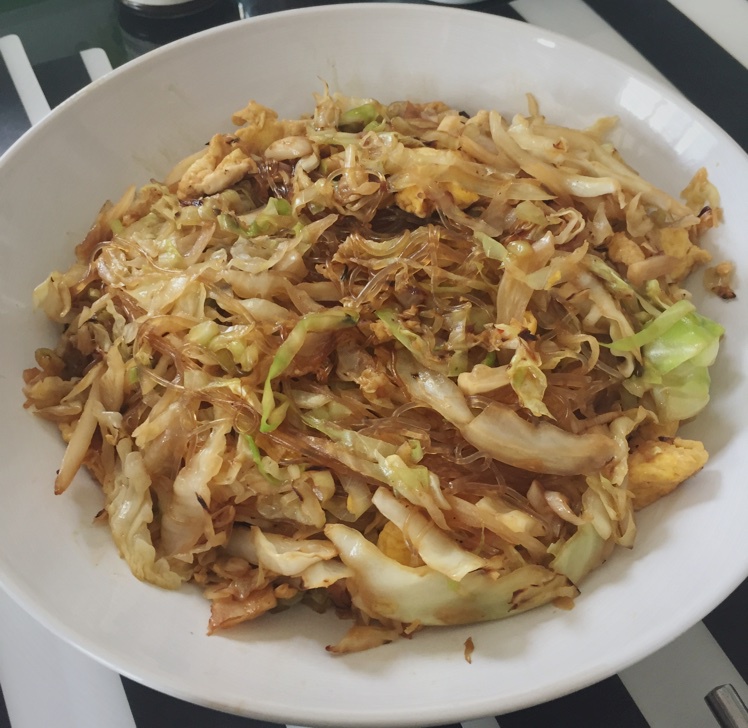 包菜粉丝炒鸡蛋