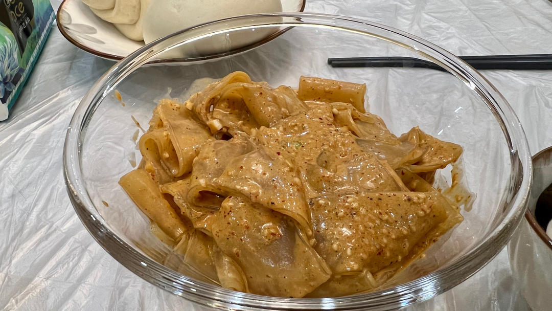 秒杀小夜市的麻酱流汁宽粉