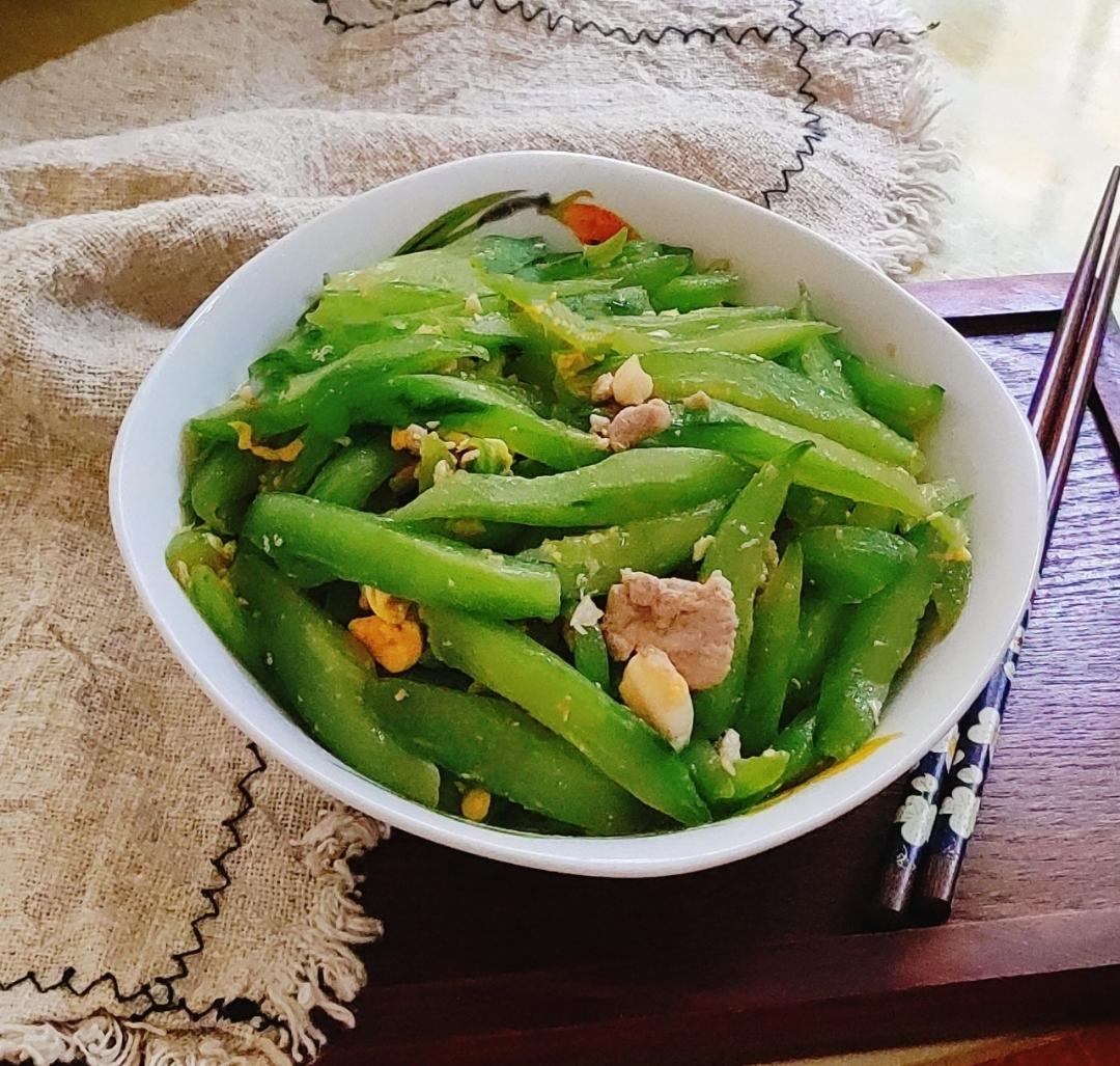 紫苏炒黄瓜