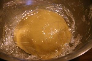 广式豆沙月饼的做法 步骤4