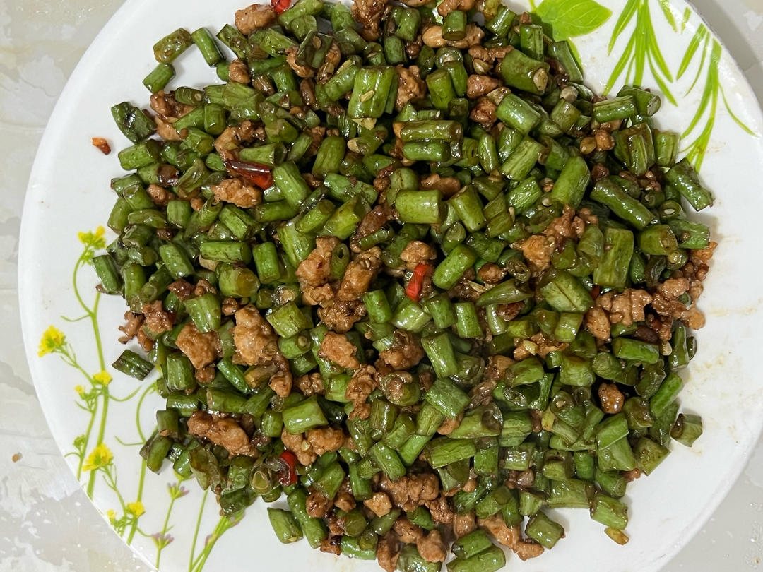 超简单的家常下饭菜猪肉末辣炒豆角