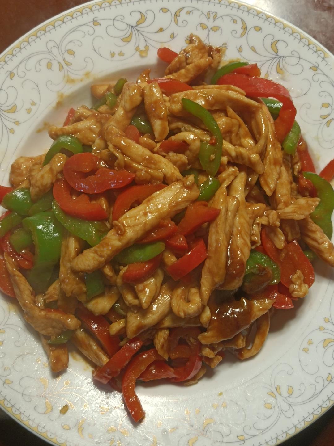 巨好吃的青椒炒鸡胸肉丝，超下饭