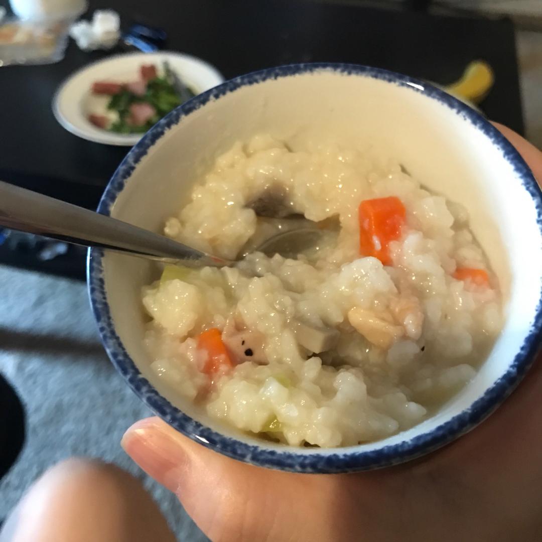 生滚香菇鸡肉粥