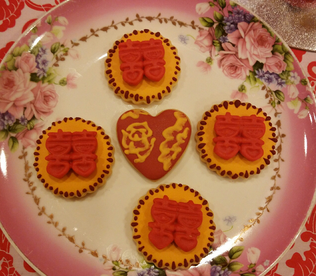 中式婚礼甜品台的做法 步骤1
