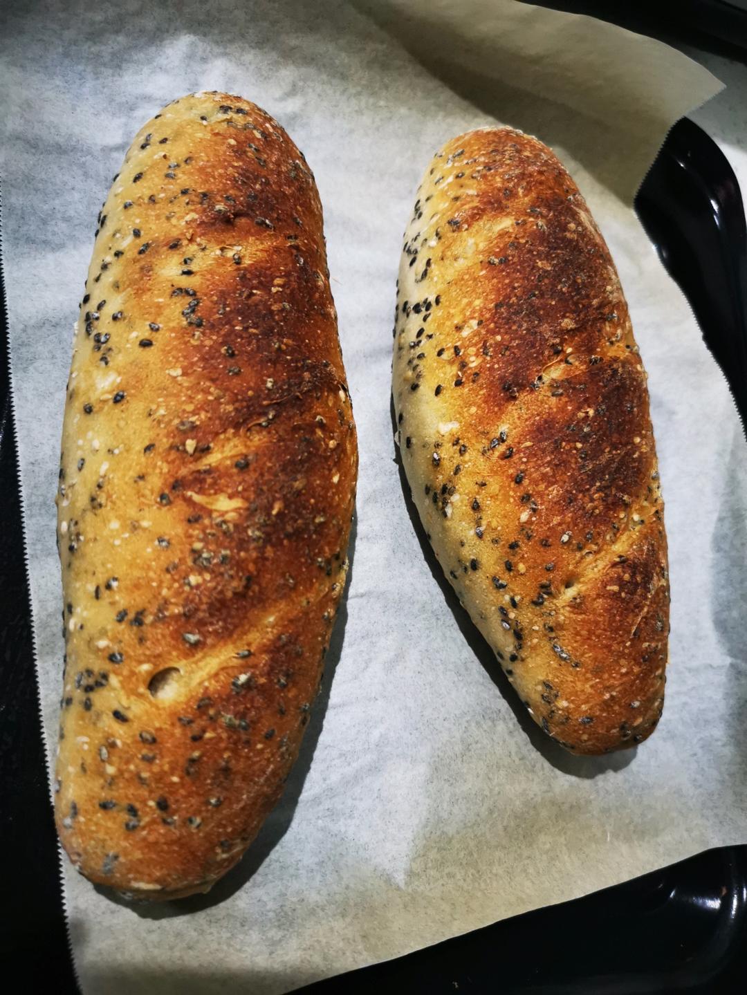 波兰种的芝麻小法棍也太好吃了吧！！！