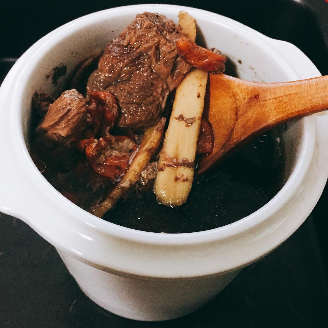 阿沐muna做的当归牛肉煲