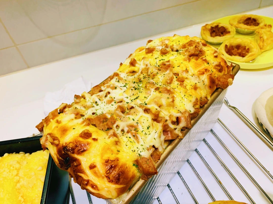 芝士肉松火腿吐司