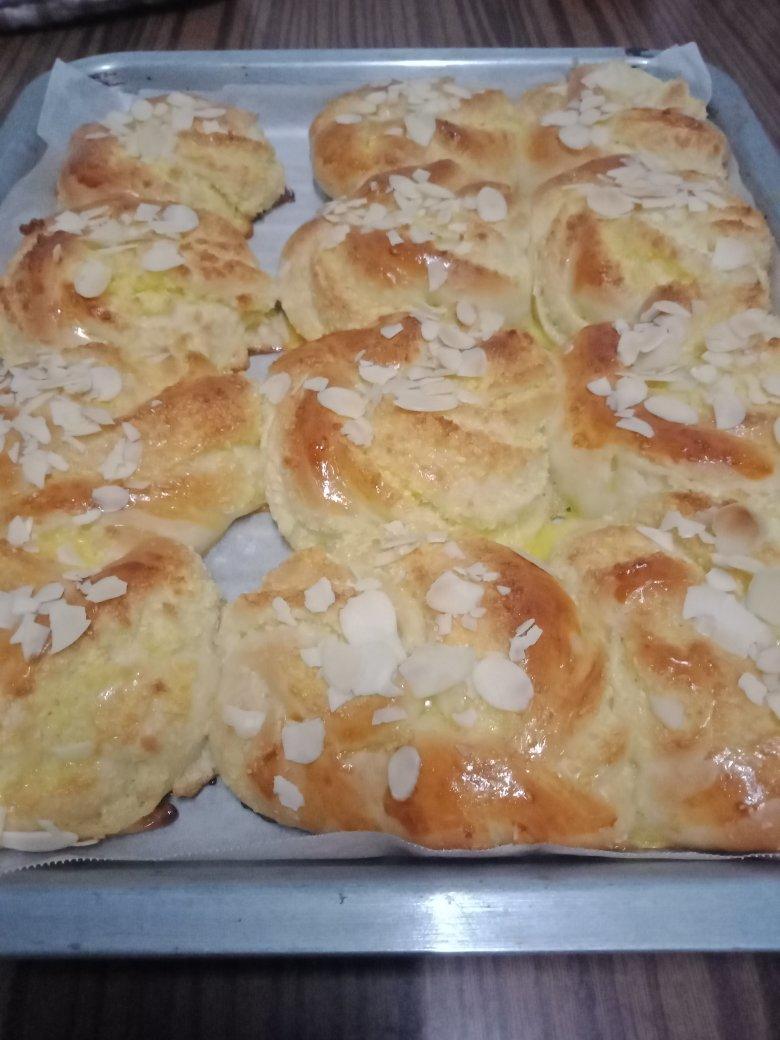 新手就能成功的【椰蓉面包卷】-手揉出膜