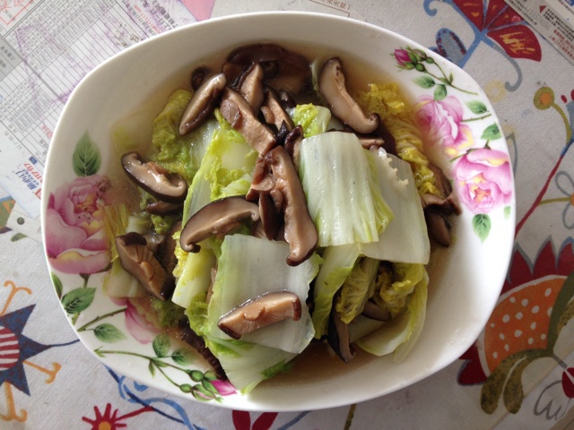 安琪的精灵做的娃娃菜炒香菇