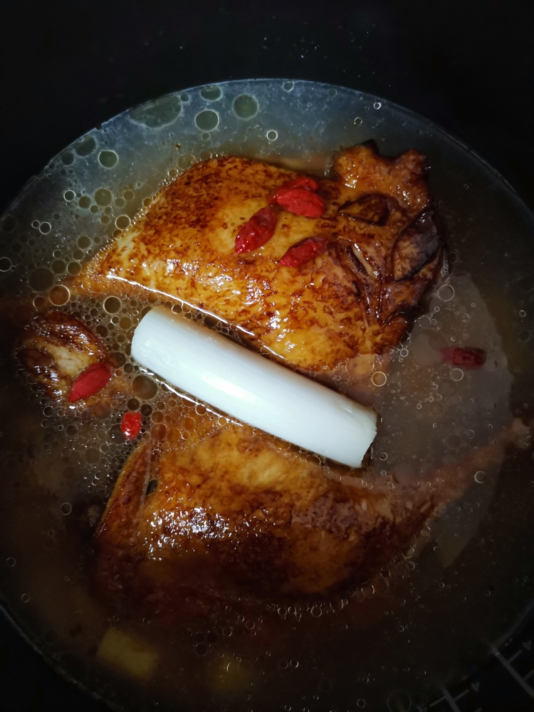 酱鸭腿焖饭的做法