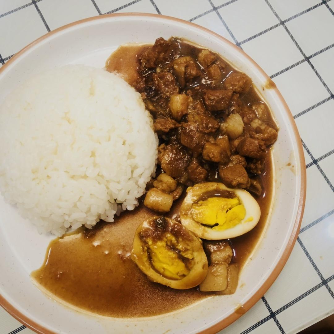 洋葱酥卤肉饭