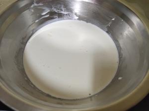 在家就可以做的细腻葡式蛋挞水的做法 步骤3