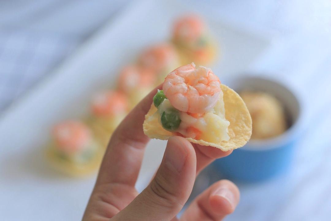 薯片牛油果大虾沙拉