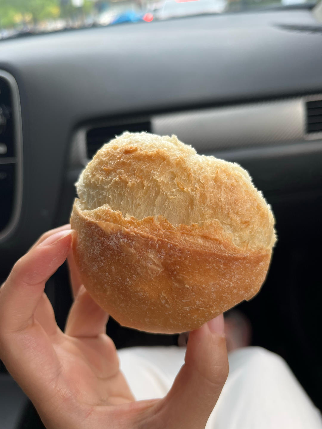 外脆里软的法式餐前小面包