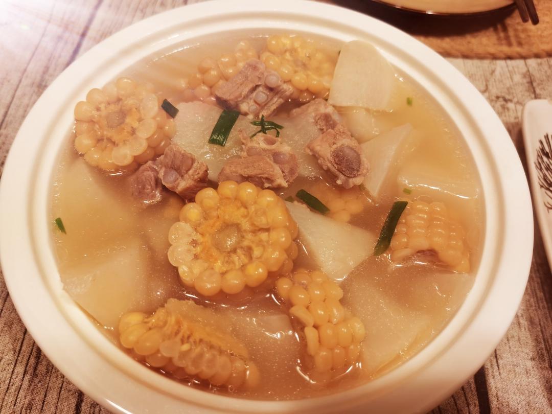 排骨玉米白萝卜汤