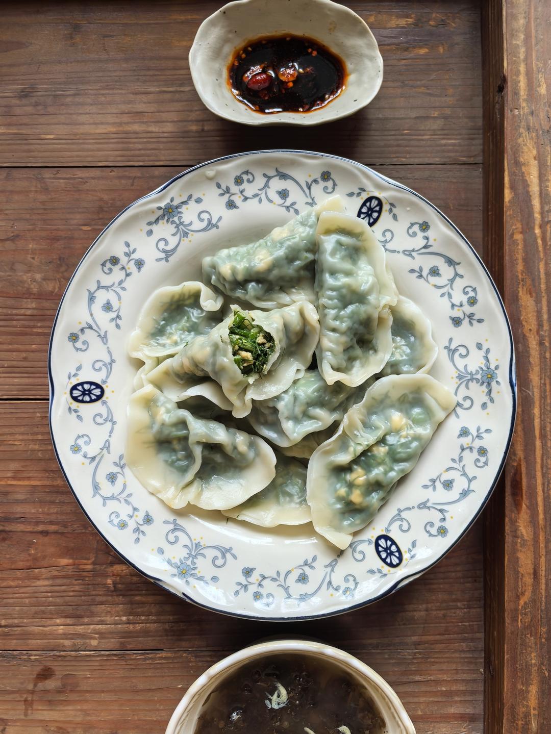 试做两个配方，终于摸索到了餐厅级别的茴香鸡蛋素饺子